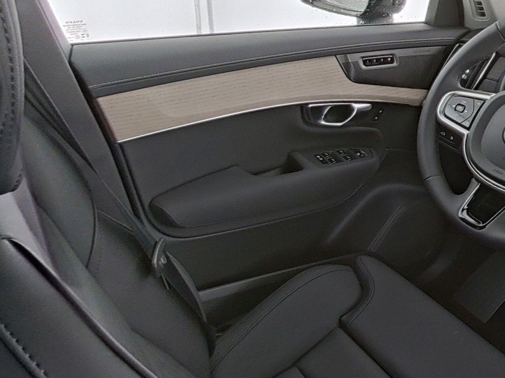 Volvo XC90 2025