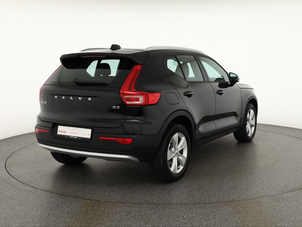Volvo XC40 2025