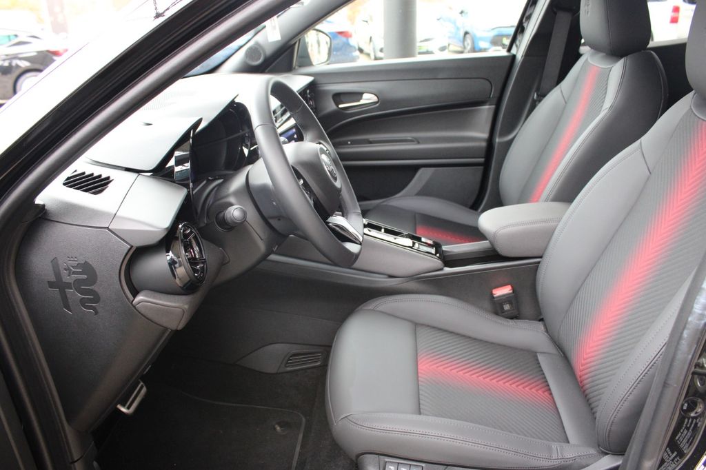 Alfa Romeo Junior 2025