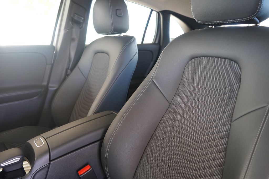 Mercedes-Benz GLA 180 2023