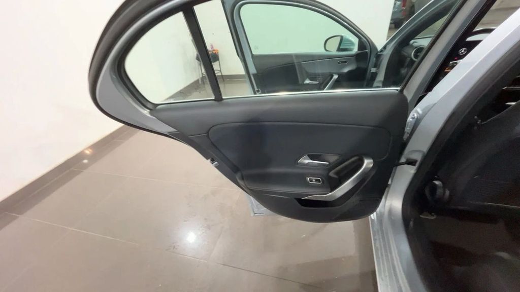 Mercedes-Benz A 180 2024