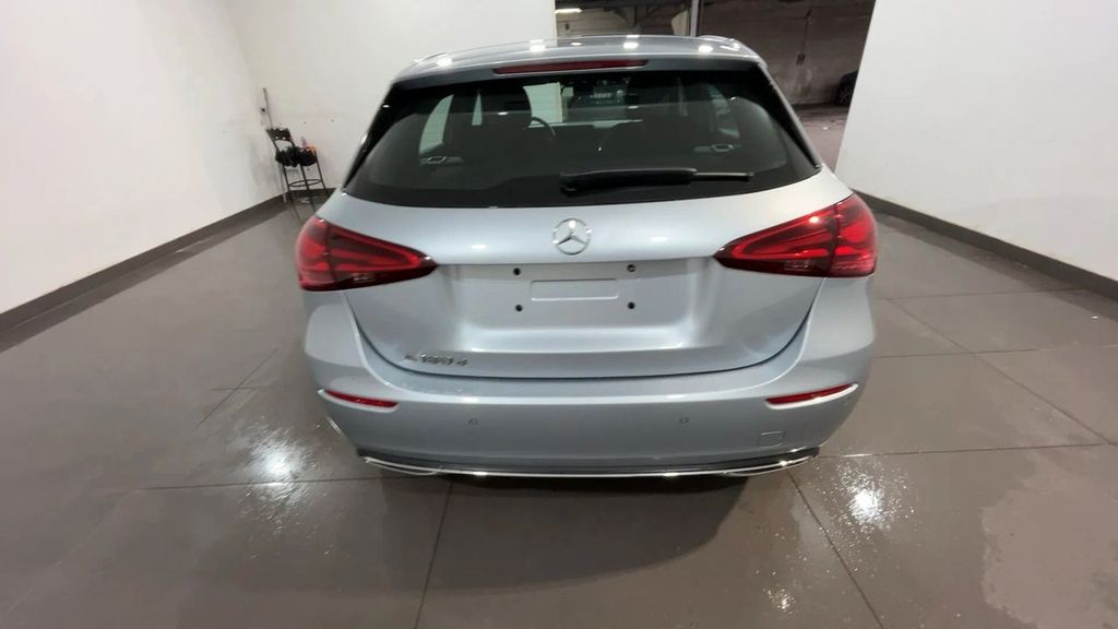 Mercedes-Benz A 180 2024