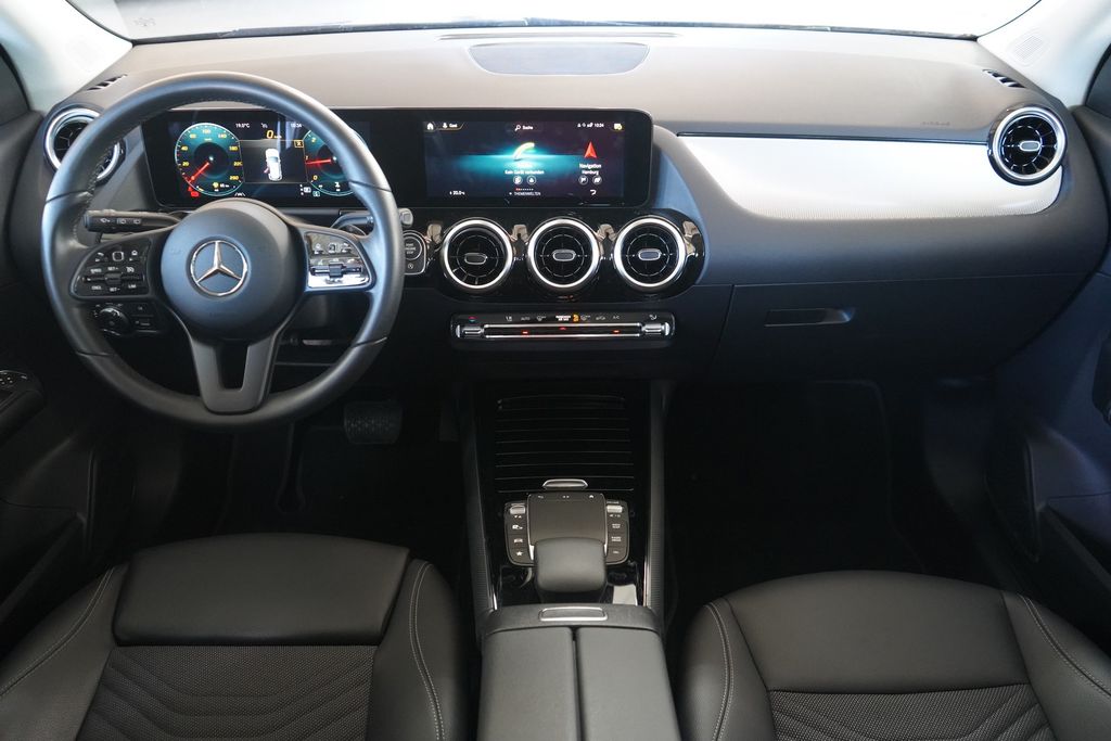 Mercedes-Benz GLA 180 2023