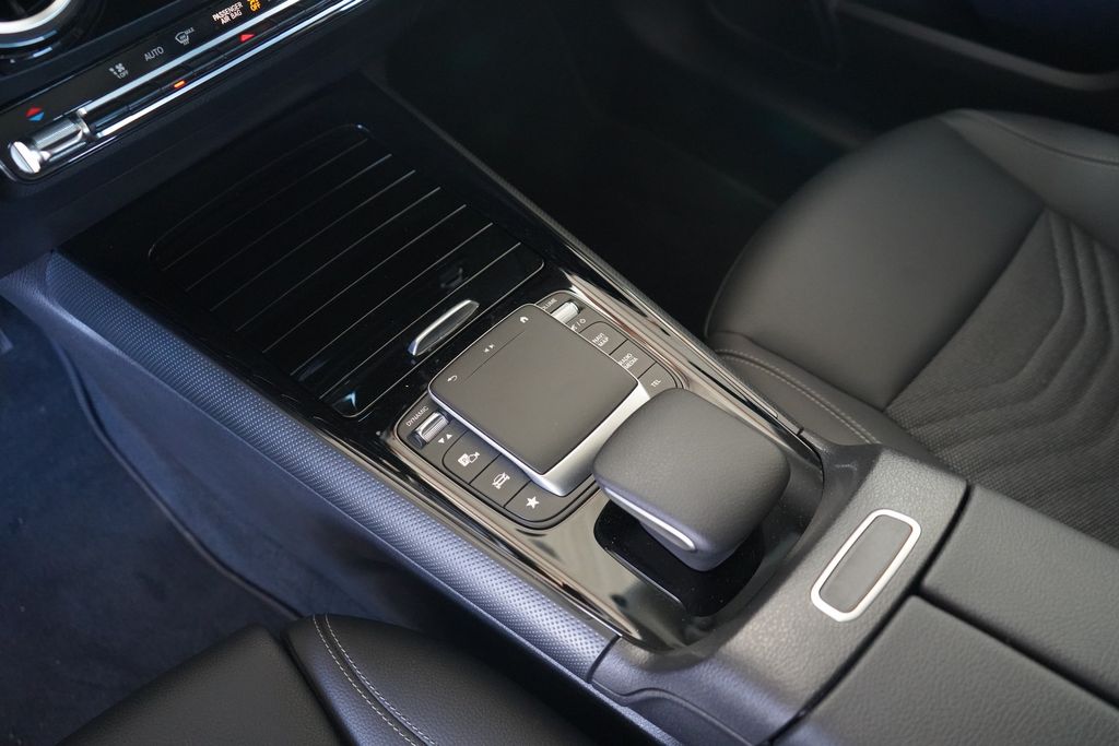 Mercedes-Benz GLA 180 2023