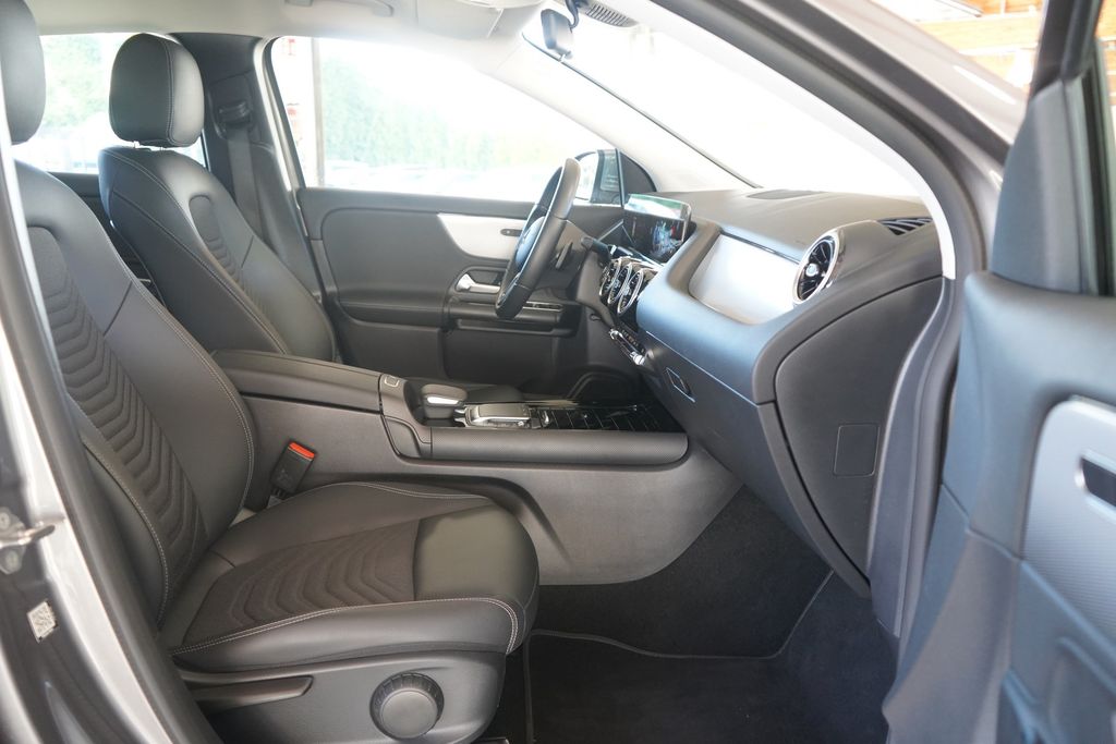 Mercedes-Benz GLA 180 2023