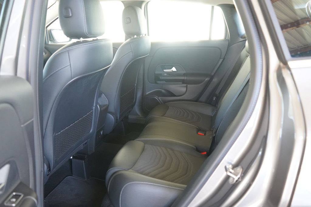 Mercedes-Benz GLA 180 2023