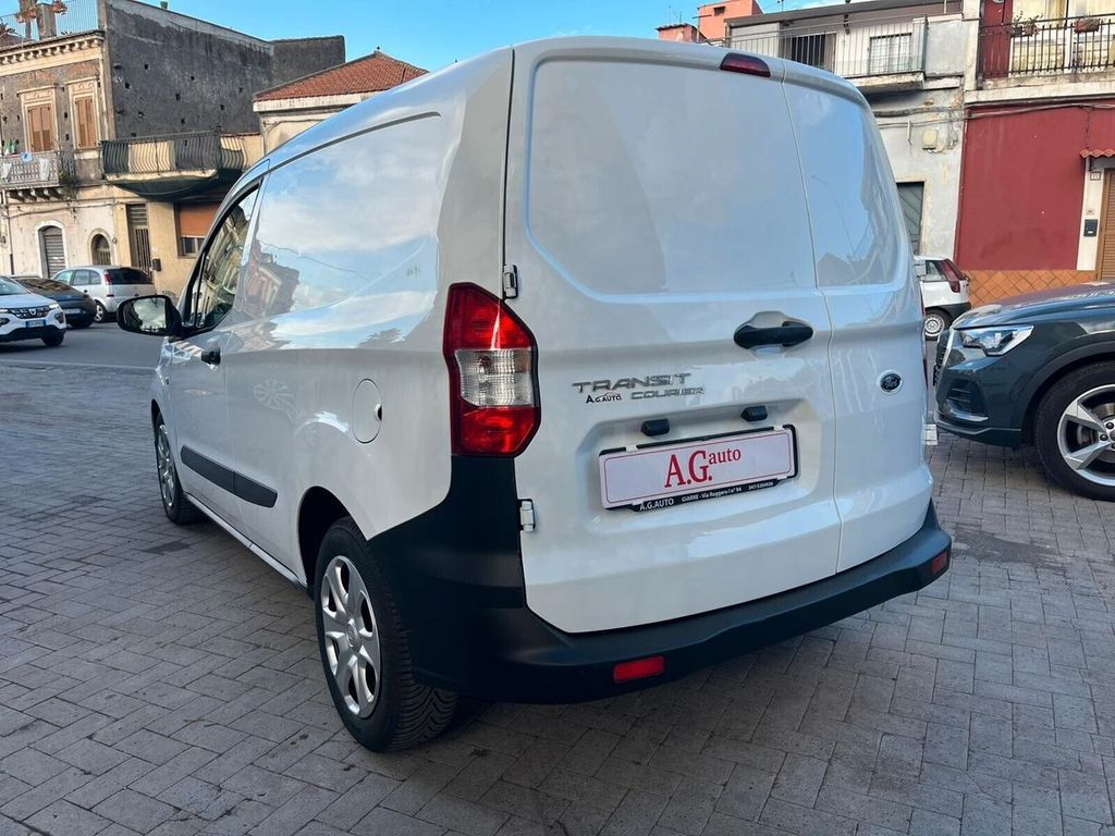 Ford Transit Courier 2020