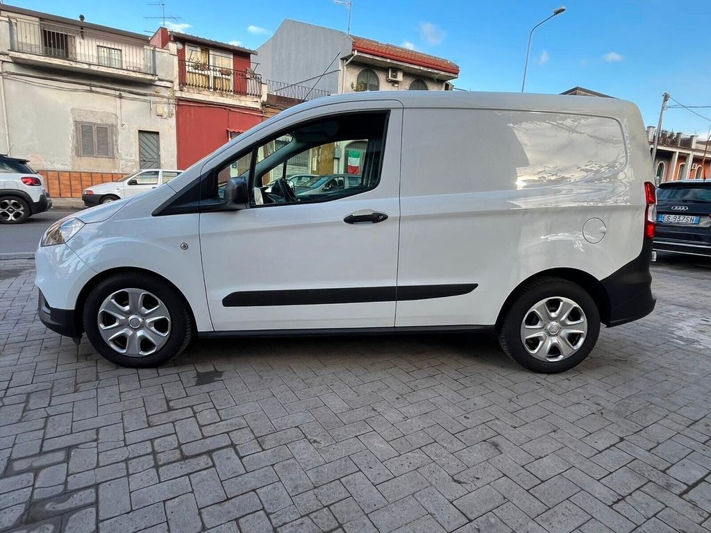 Ford Transit Courier 2020