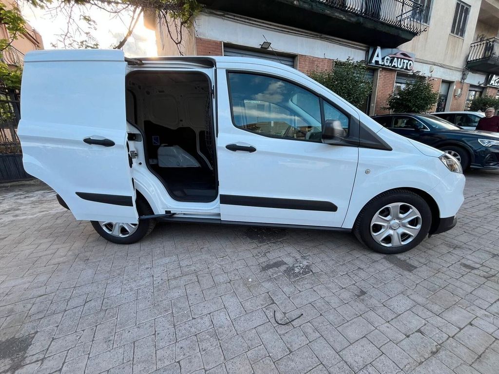 Ford Transit Courier 2020