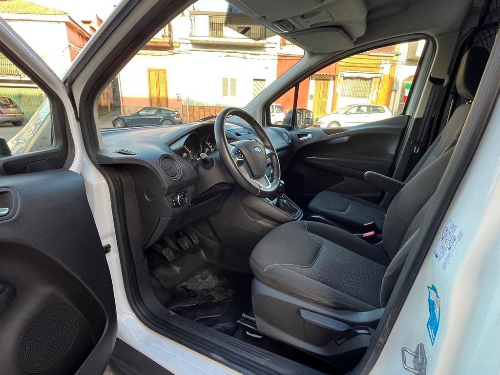 Ford Transit Courier 2020