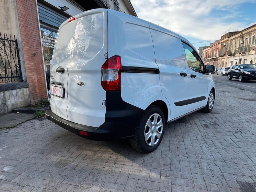 Ford Transit Courier 2020