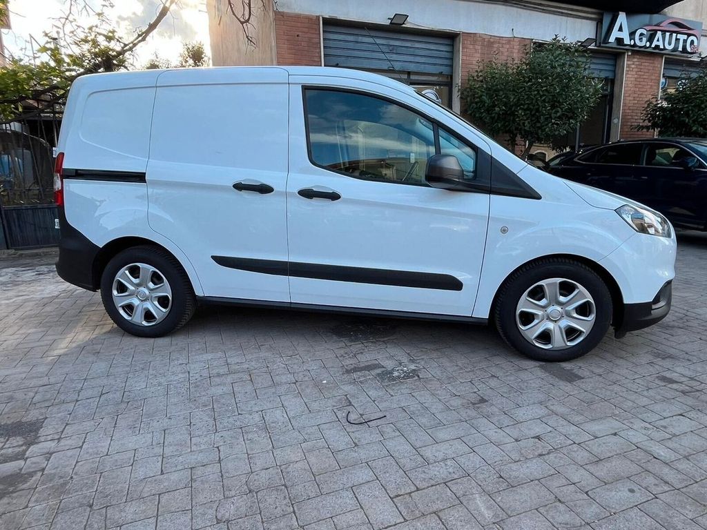 Ford Transit Courier 2020