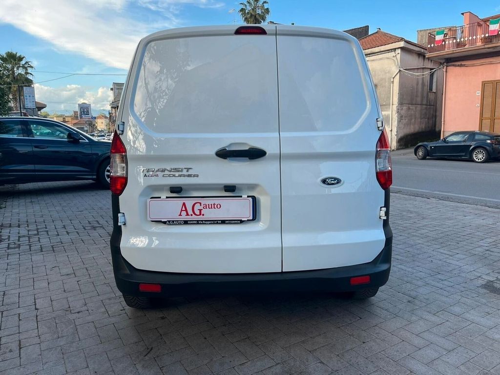 Ford Transit Courier 2020