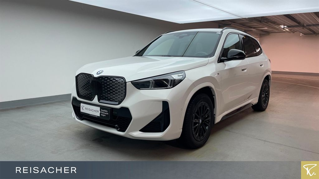 BMW iX1 2023