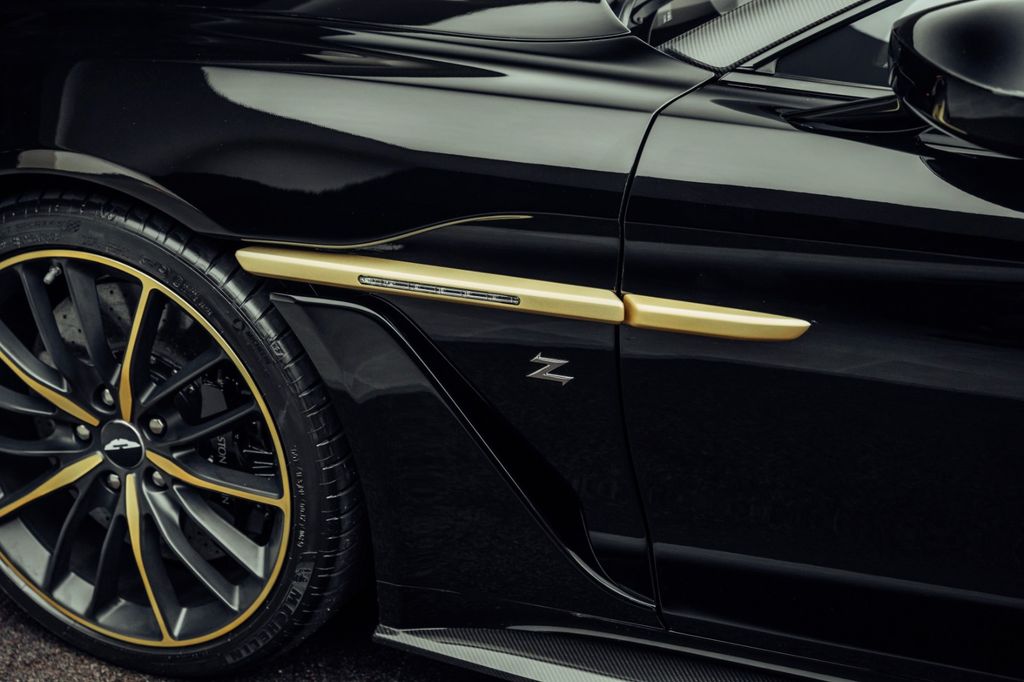 Aston Martin Vanquish 2017