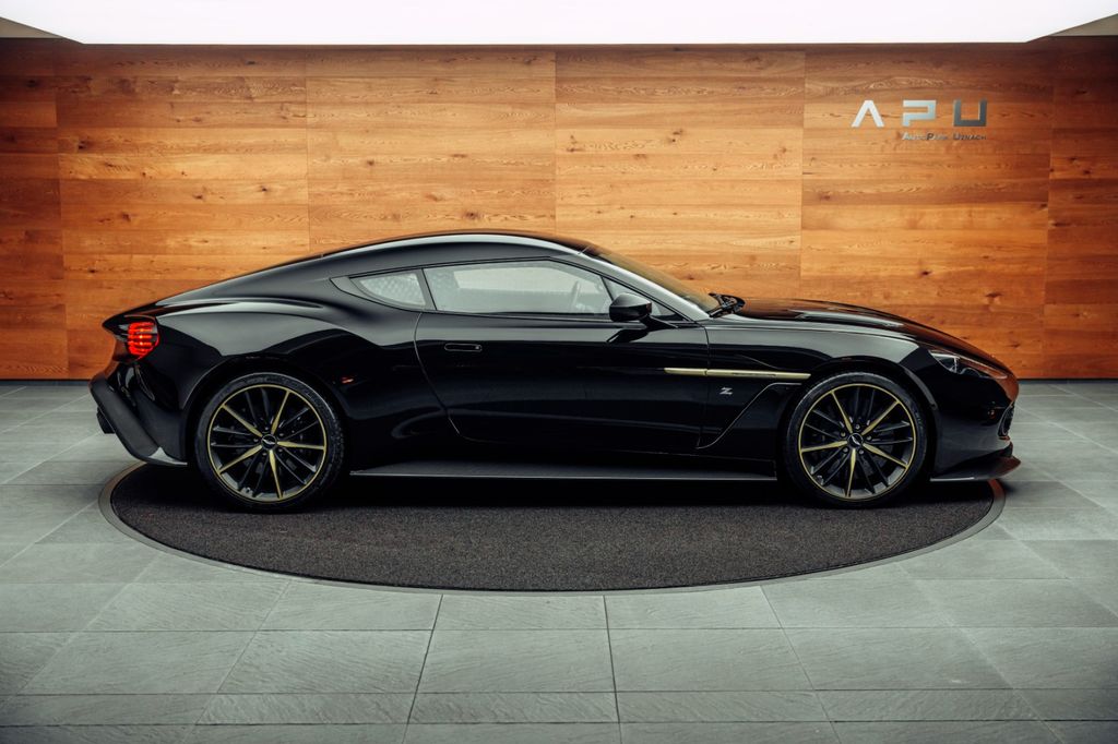 Aston Martin Vanquish 2017