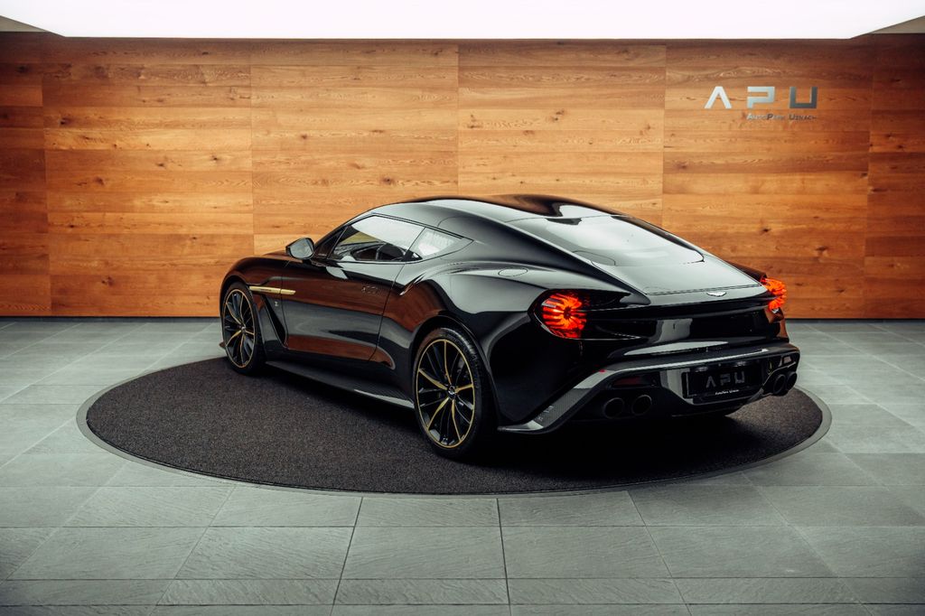 Aston Martin Vanquish 2017