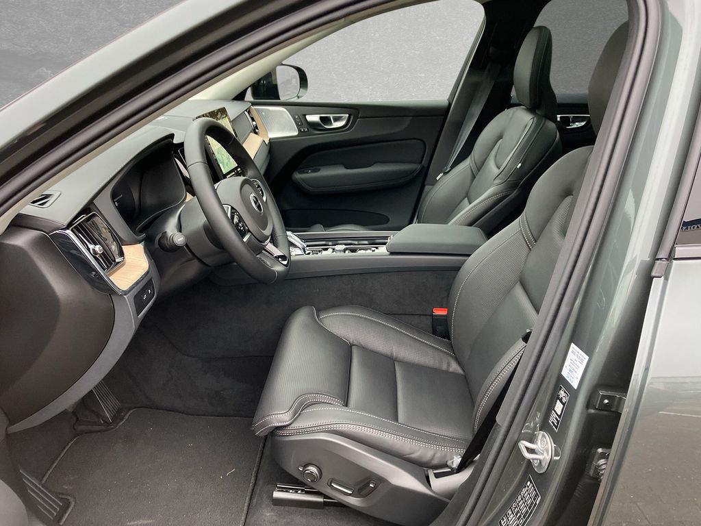 Volvo XC60 2025