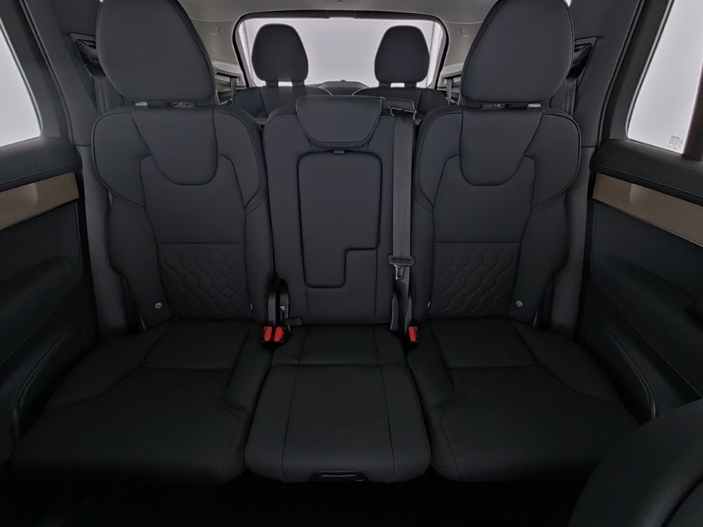Volvo XC90 2025
