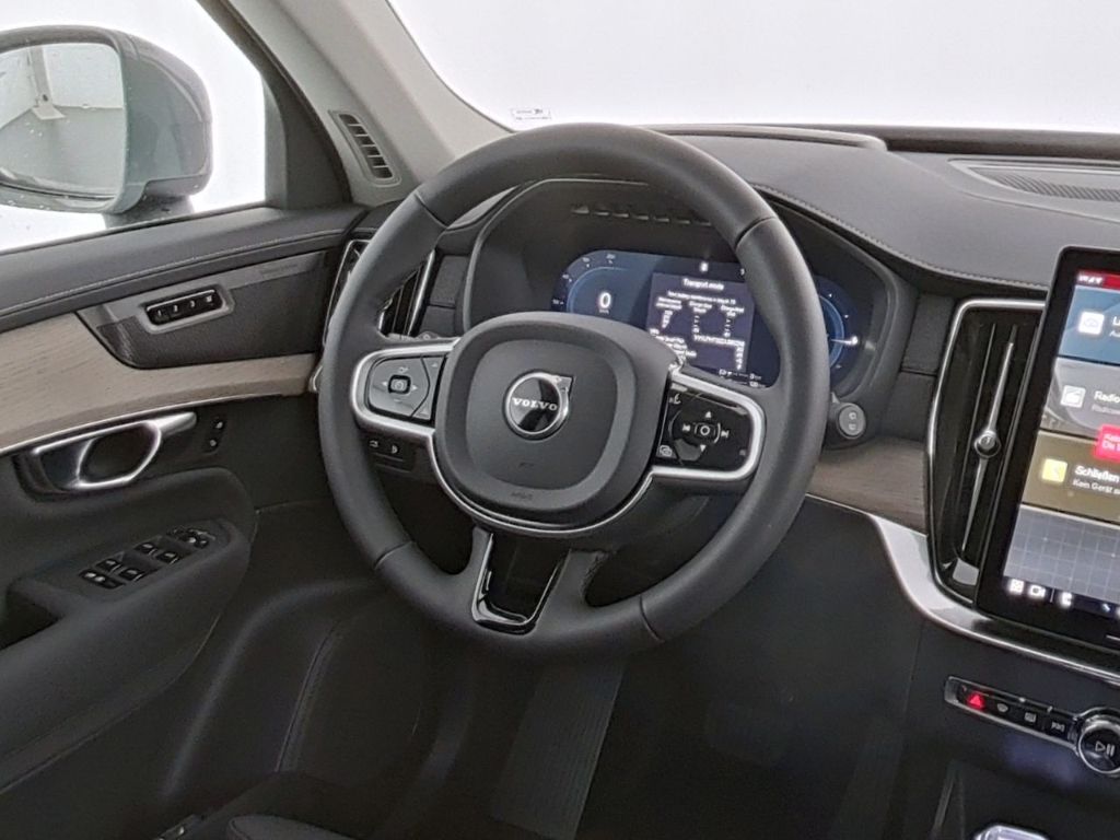 Volvo XC90 2025