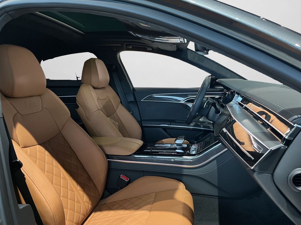 Audi S8 2025