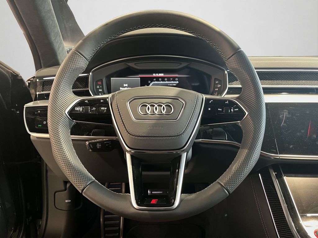 Audi S8 2025