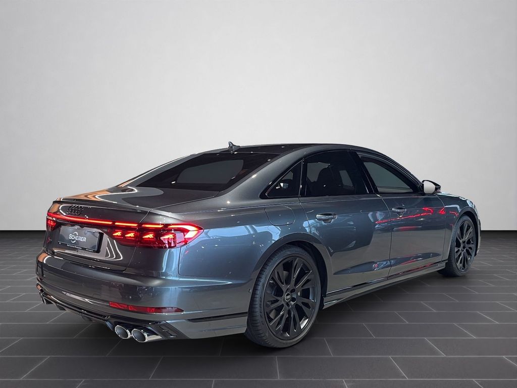 Audi S8 2025