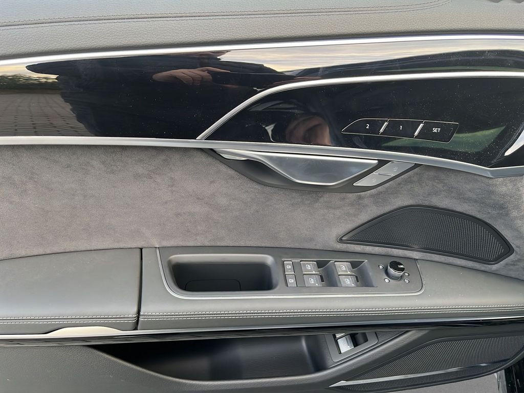 Audi A8 2025