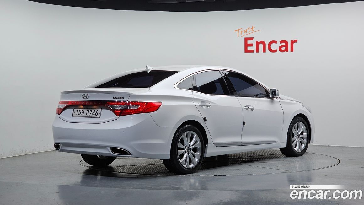 Hyundai Grandeur 2012