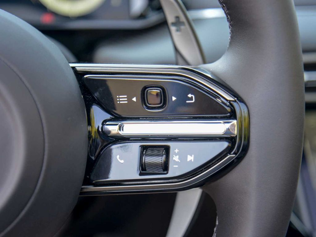 Aston Martin V8 Vantage 2025