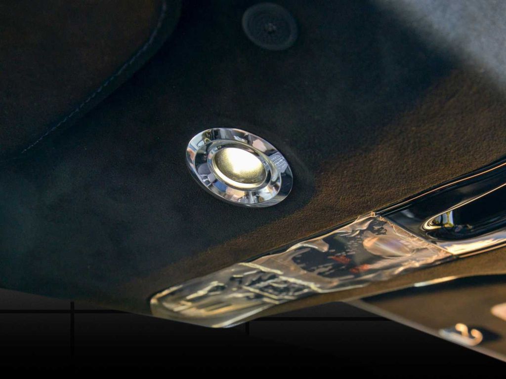 Aston Martin V8 Vantage 2025