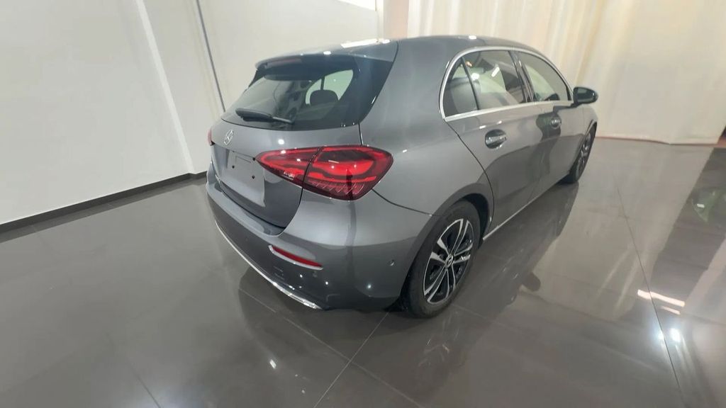 Mercedes-Benz A 180 2024