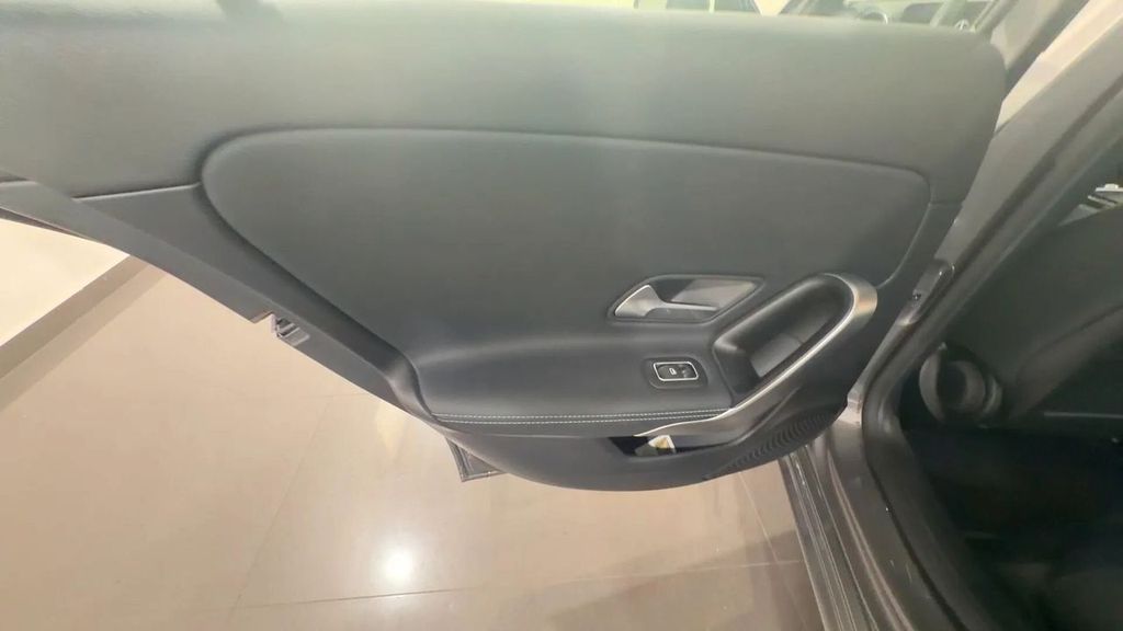 Mercedes-Benz A 180 2024