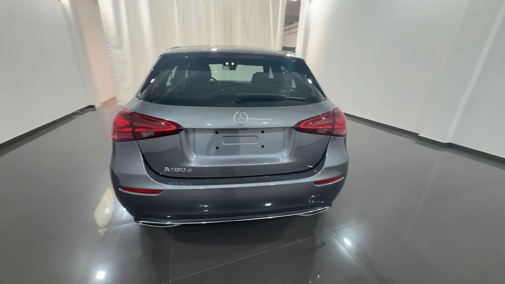 Mercedes-Benz A 180 2024