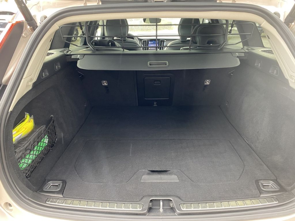 Volvo V60 Cross Country 2023
