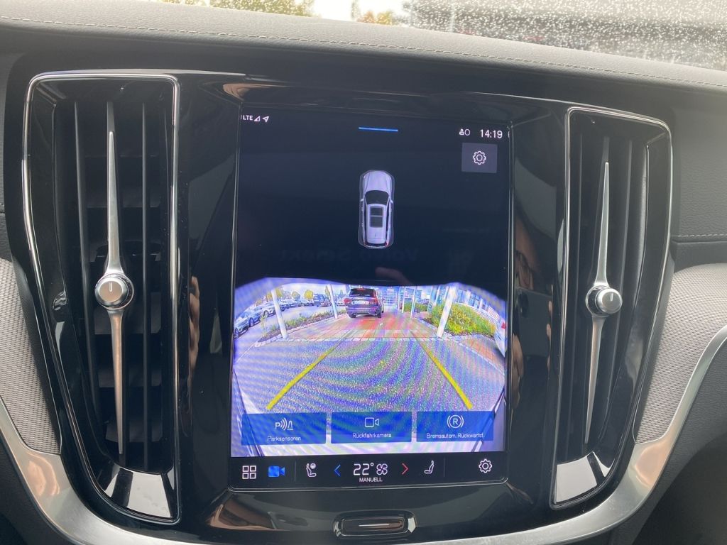 Volvo V60 Cross Country 2023