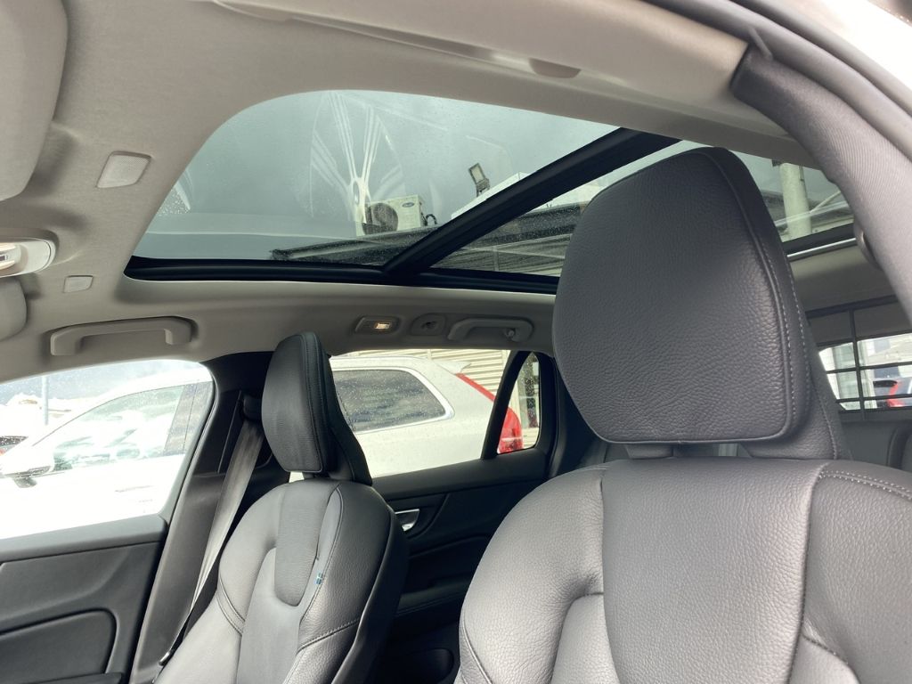 Volvo V60 Cross Country 2023