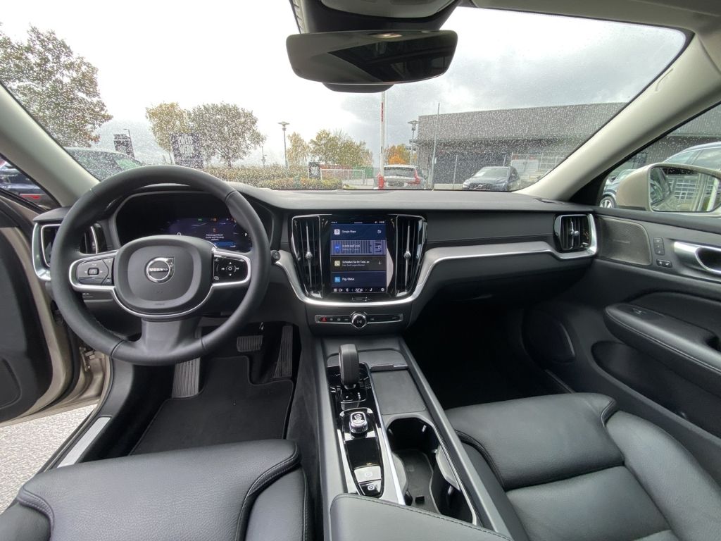 Volvo V60 Cross Country 2023