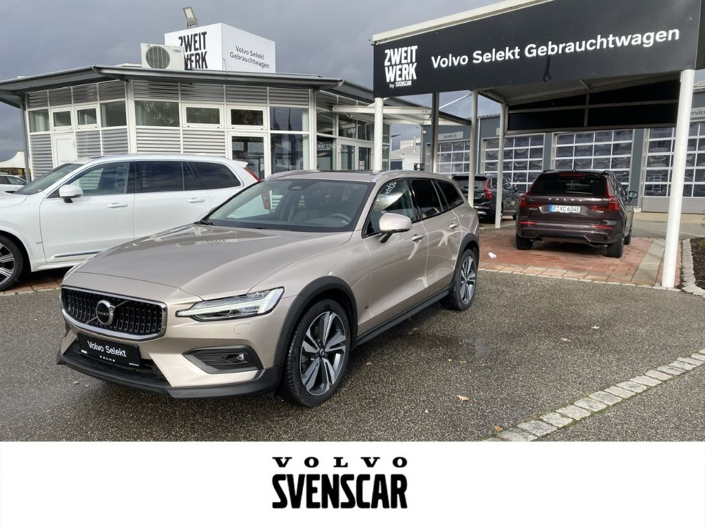 Volvo V60 Cross Country 2023