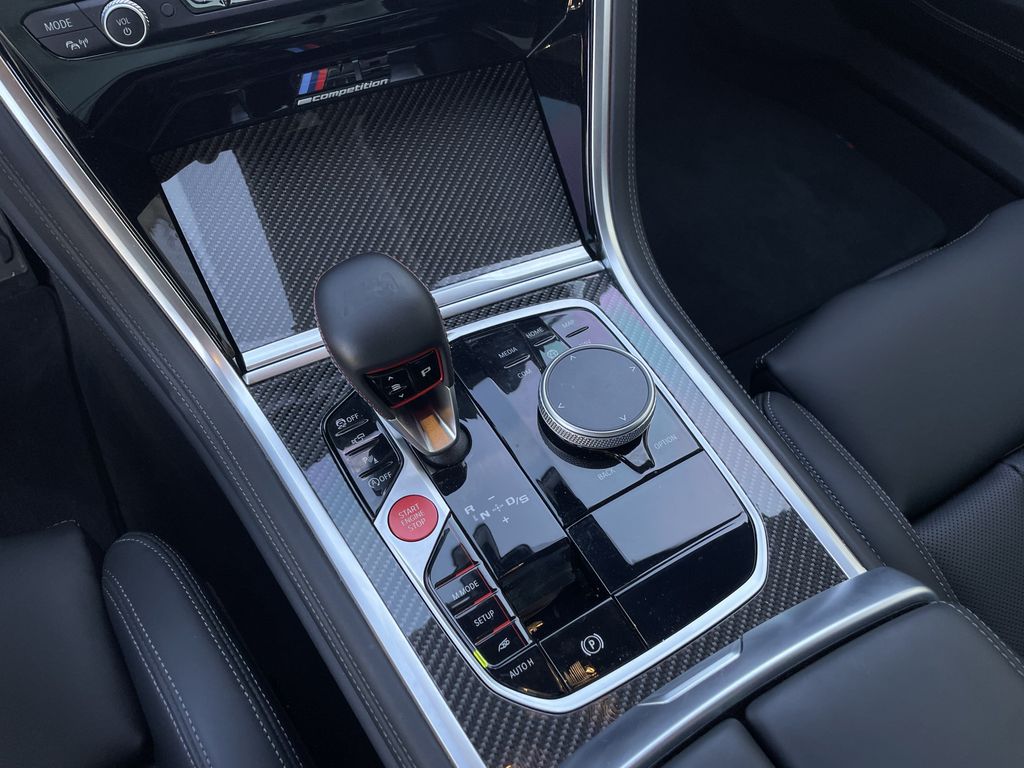 BMW M8 2025