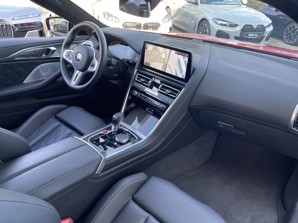 BMW M8 2025