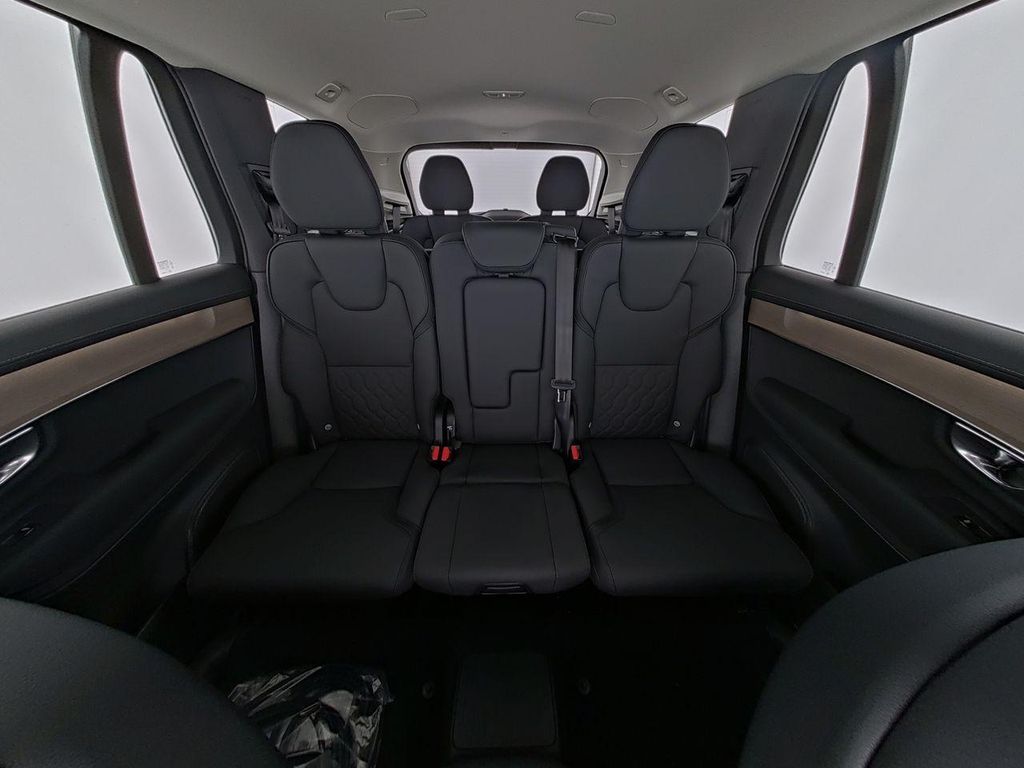 Volvo XC90 2025
