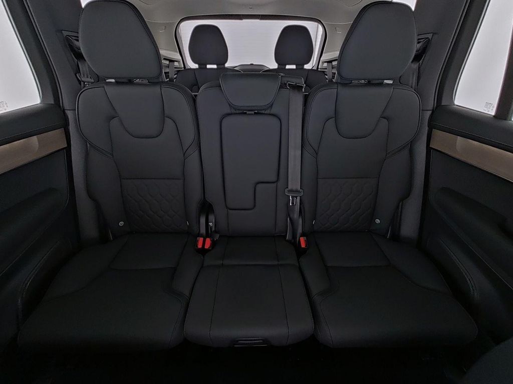 Volvo XC90 2025