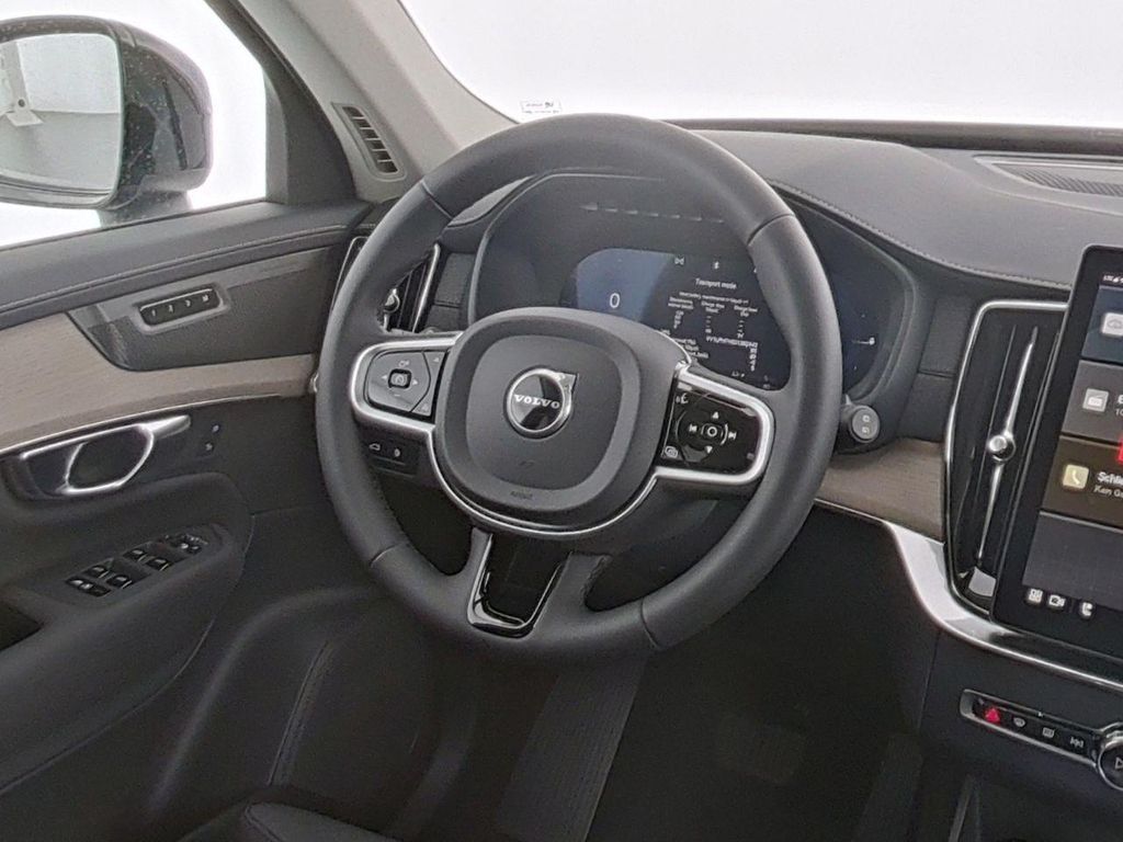 Volvo XC90 2025