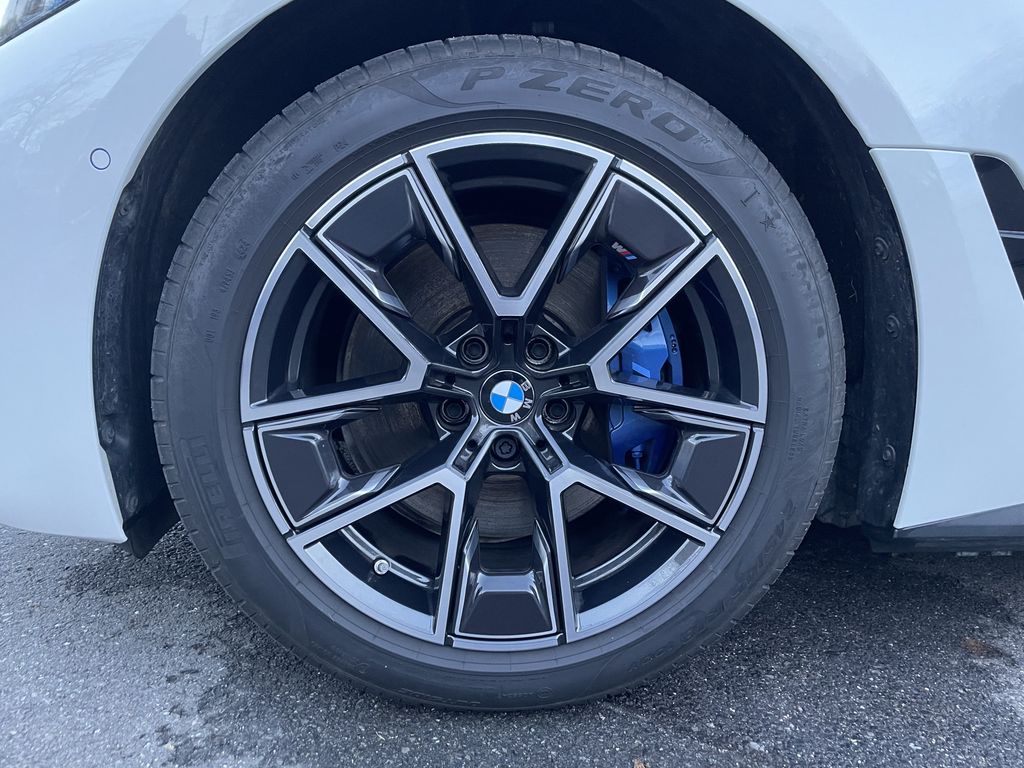 BMW i4 2025