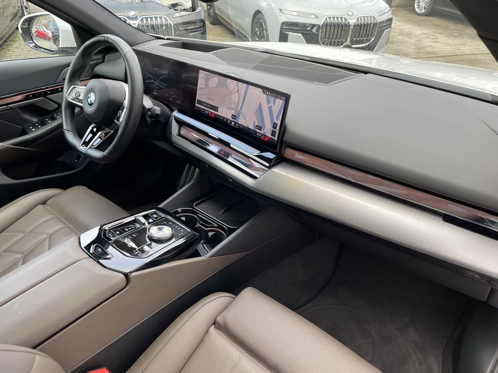 BMW i5 2024