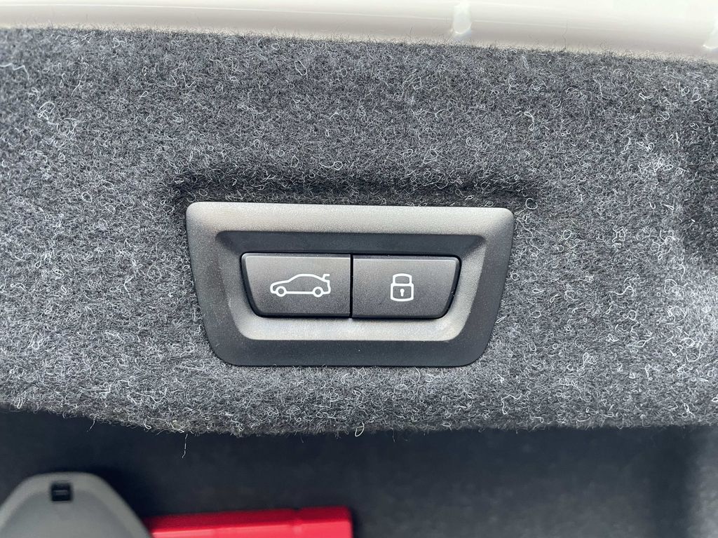BMW i5 2024