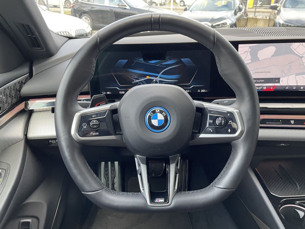 BMW i5 2024