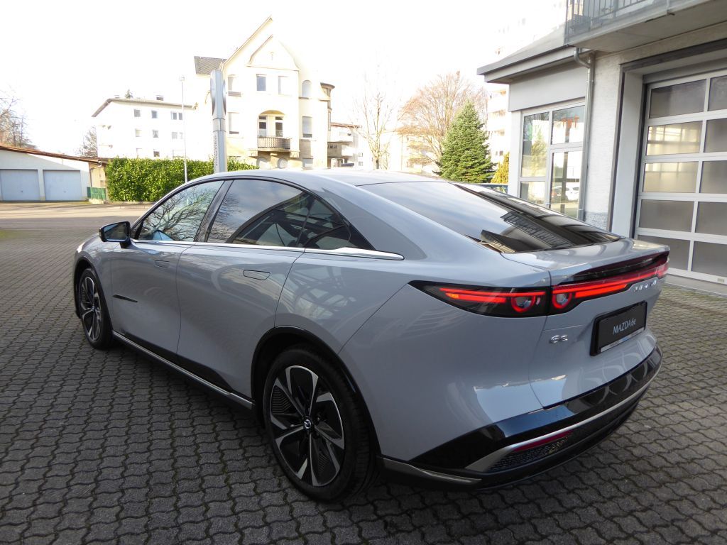 Mazda 6e