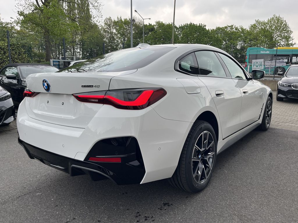 BMW i4 2025